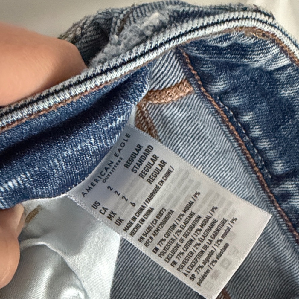 American Eagle Outfitters Women's Light Blue Distressed Skinny Jeans - Picture 3 of 3